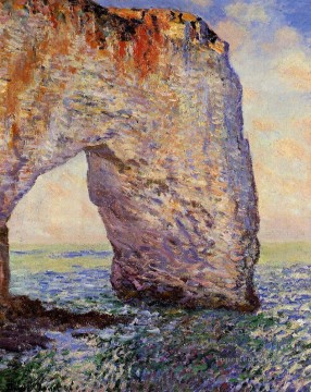 Claude Monet Painting - El Manneport cerca de Etretat Claude Monet